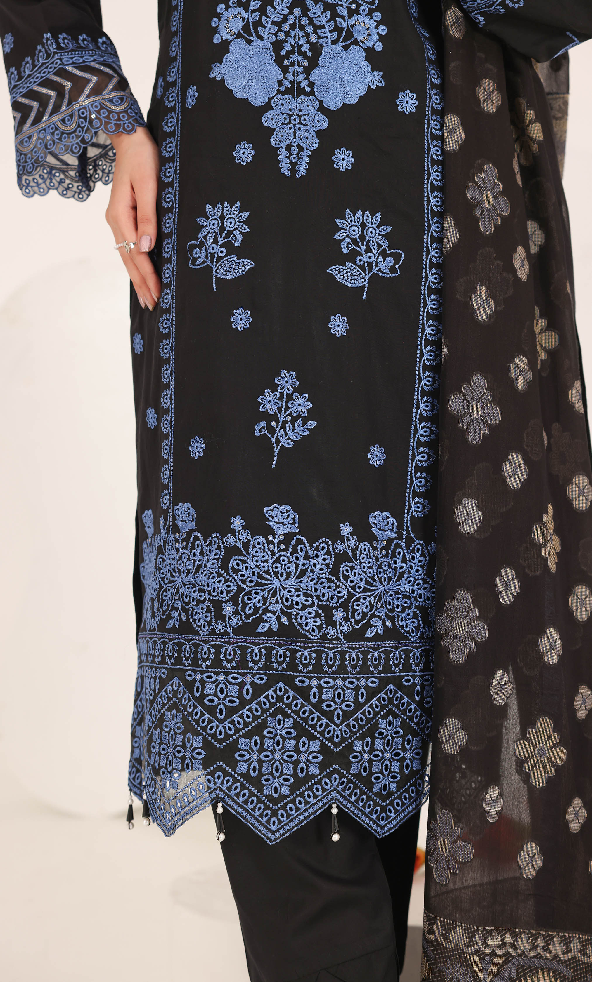 3PC Luxury Embroidered Unstitched Lawn Suit - ZED-01