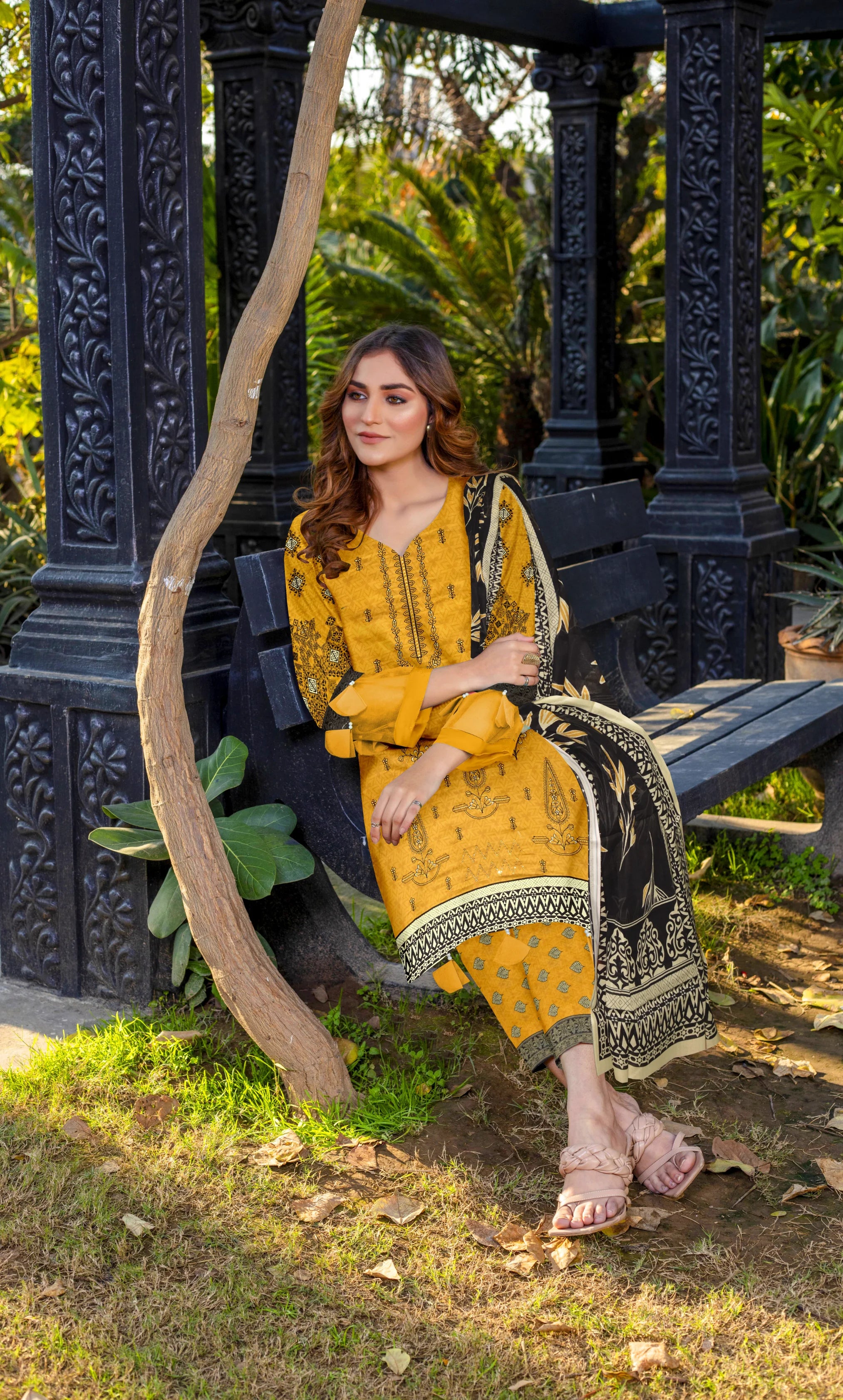 3 Piece Embroidered Unstitched Lawn Suit | NA-V18-06