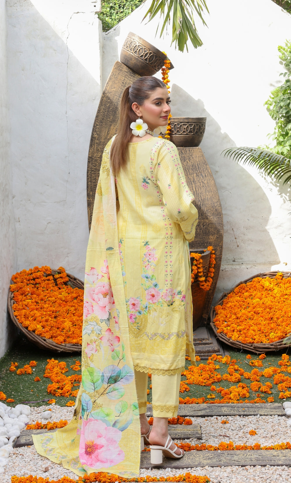 ZOE– 3PC Dobby Lawn Unstitched Suit-03