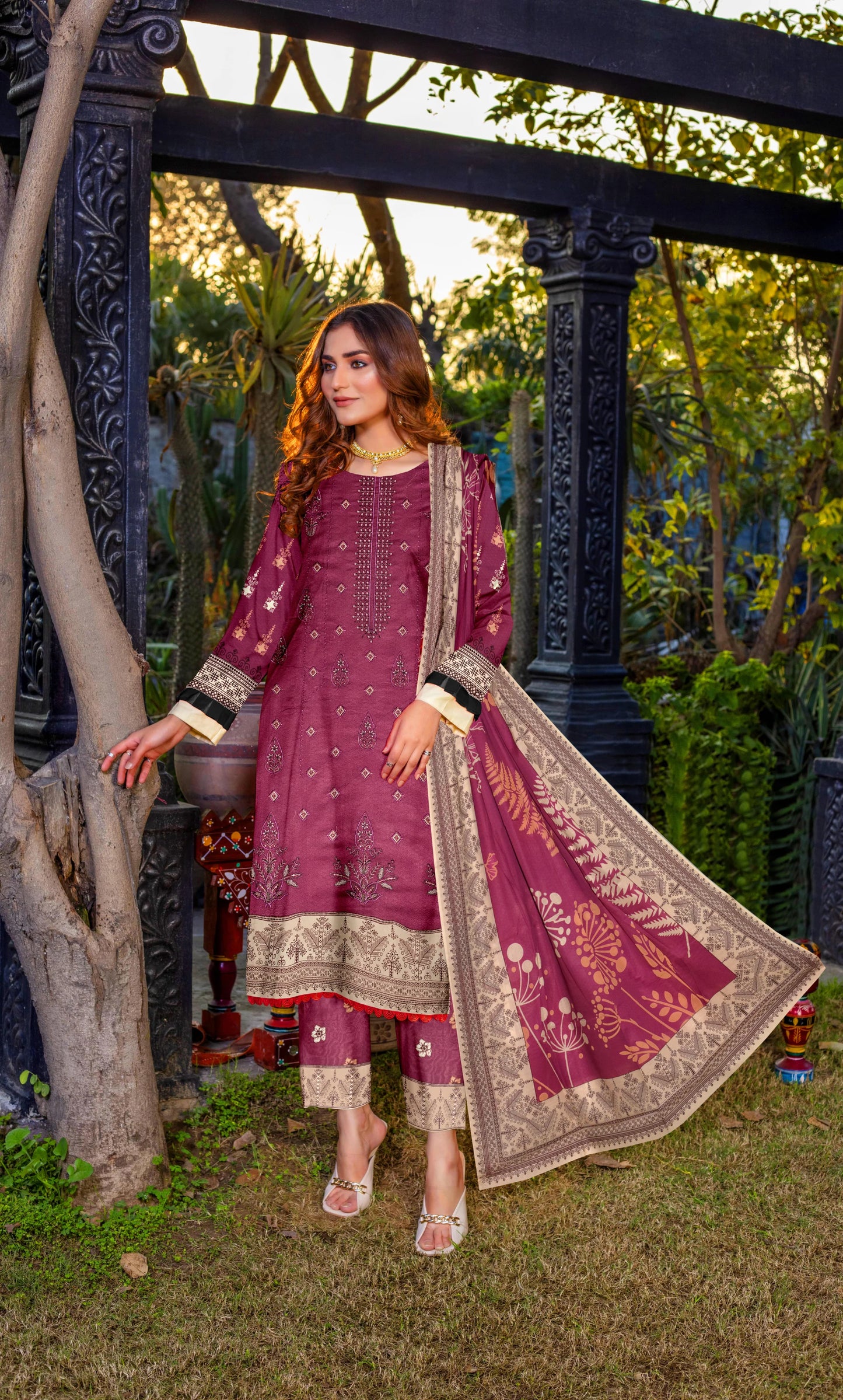 3 Piece Embroidered Unstitched Lawn Suit | NA-V18-04