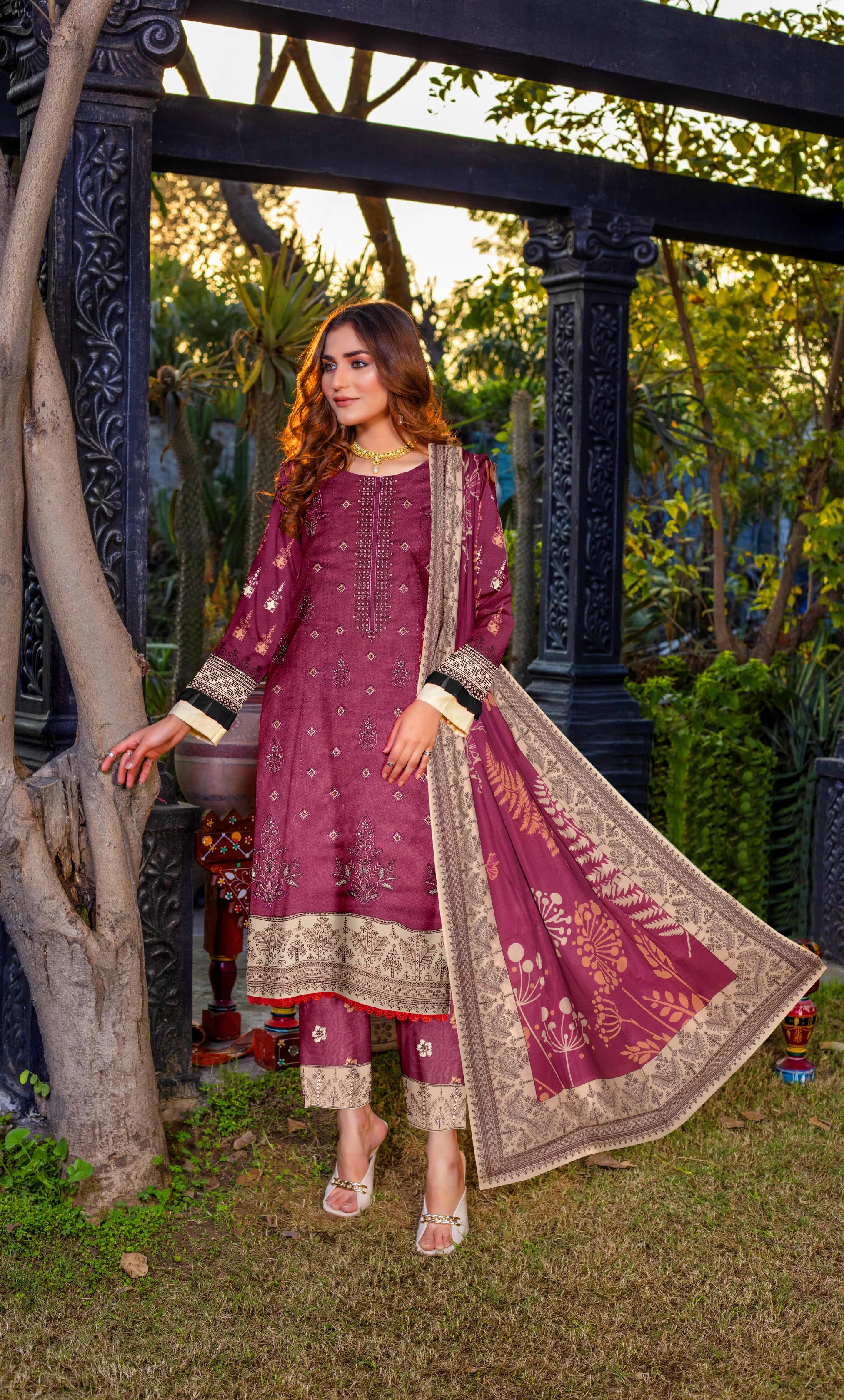 3 Piece Embroidered Unstitched Lawn Suit | NA-V18-04